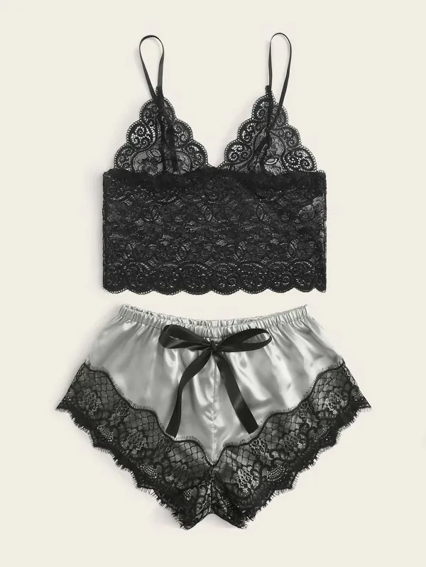 Conjunto de camiseta de tirantes y shorts de encaje con aberturas