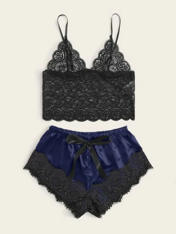 Conjunto de camiseta de tirantes y shorts de encaje con aberturas