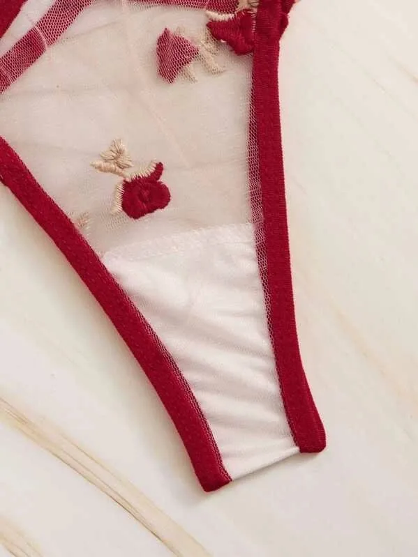 Röd prickig mesh-tre-delad lingerie-set