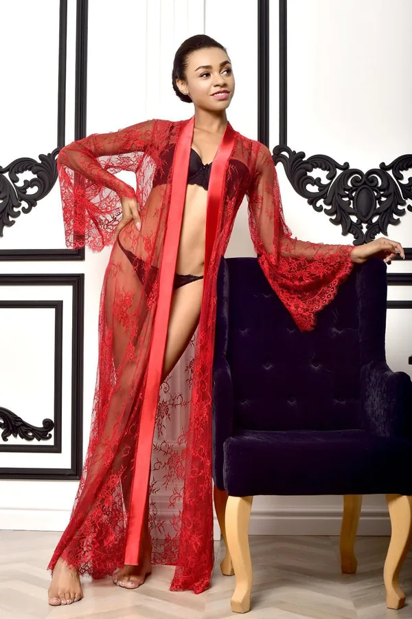 Conjunto de bata larga de malla transparente