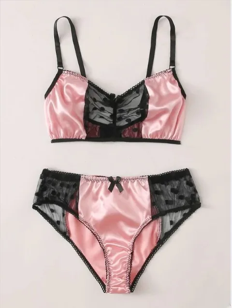 Conjunto de lingerie de três peças em renda elástica