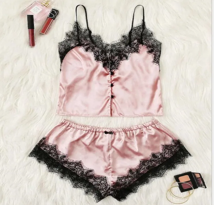 Conjunto de Sutiã e Shorts de Renda