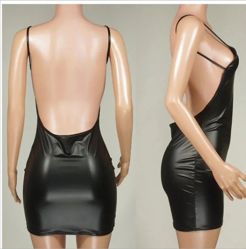 Robe nuisette dos nu en similicuir