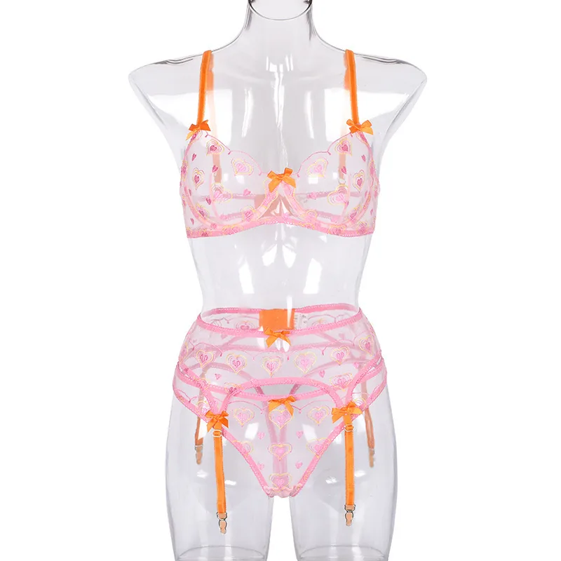 Transparent tre-delad lingerie-set med mesh-hjärtan