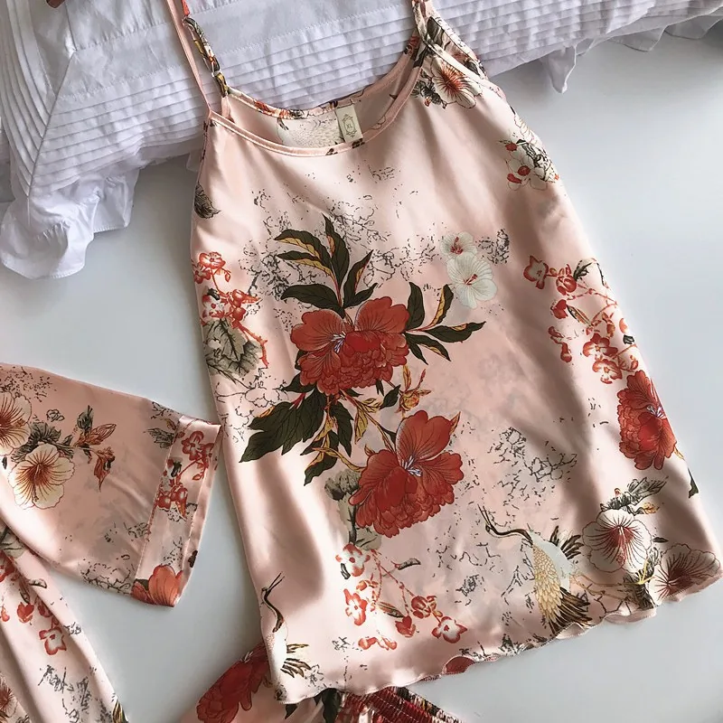 Ensemble nuisette trois pièces à bordure en dentelle florale