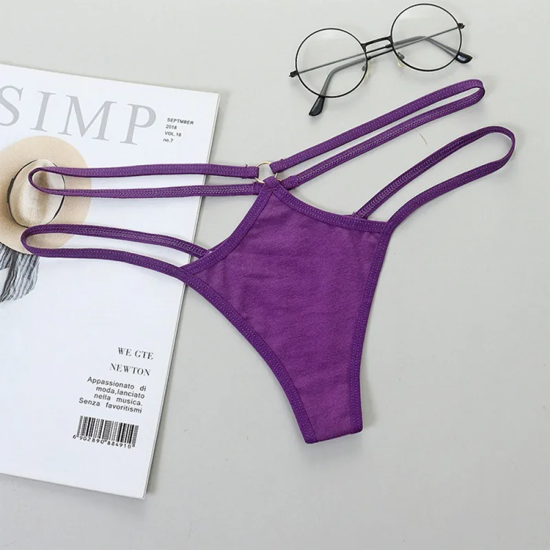 Transparenter String mit Cutouts und niedrigem Bund