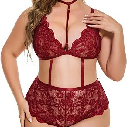 Body in pizzo con finiture in pizzo per taglie forti