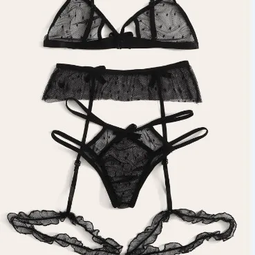 Conjunto de lingerie em renda e malha