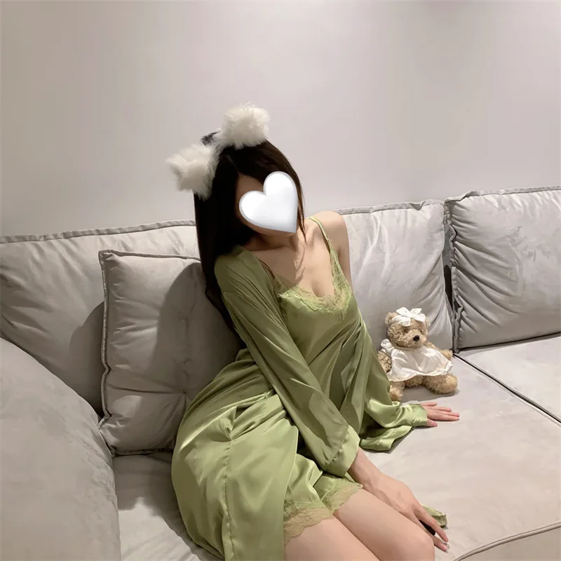 Nuisette en soie de glace transparente