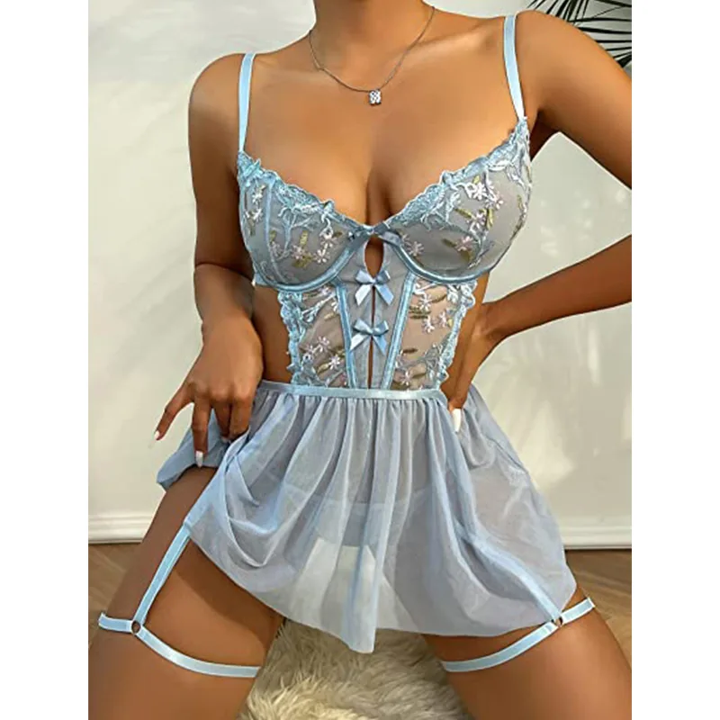 Ensemble nuisette en dentelle et résille