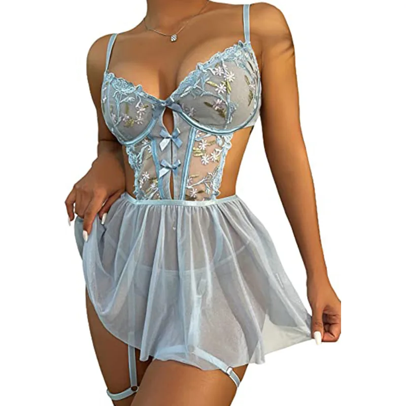 Ensemble nuisette en dentelle et résille