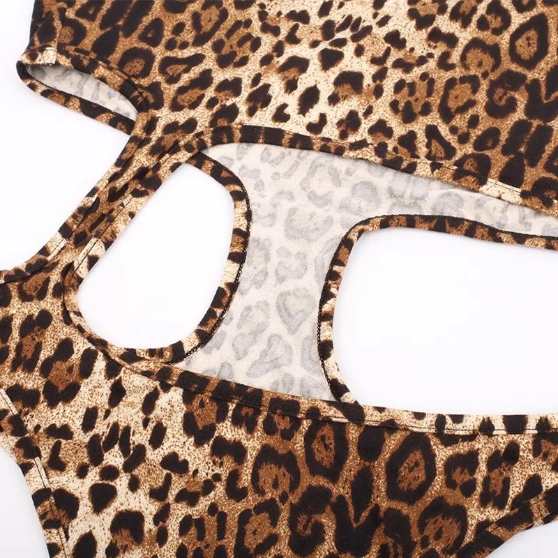 Set body a maniche lunghe con stampa leopardata e ritagli