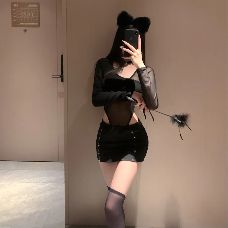 Bodysuit com recortes e painéis de tule