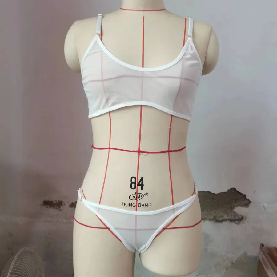 Dreiteiliges Set aus transparentem Mesh-BH und Slip