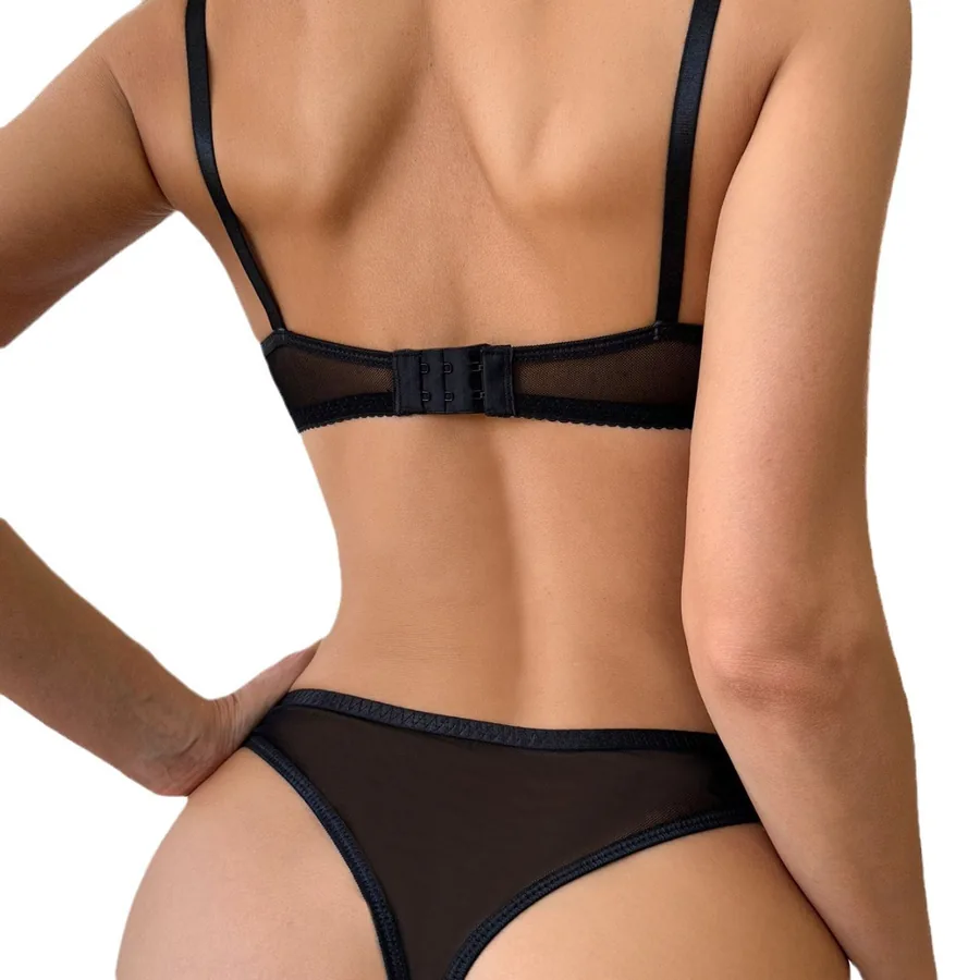 Conjunto de Bodysuit com Recortes e Laço nas Costas