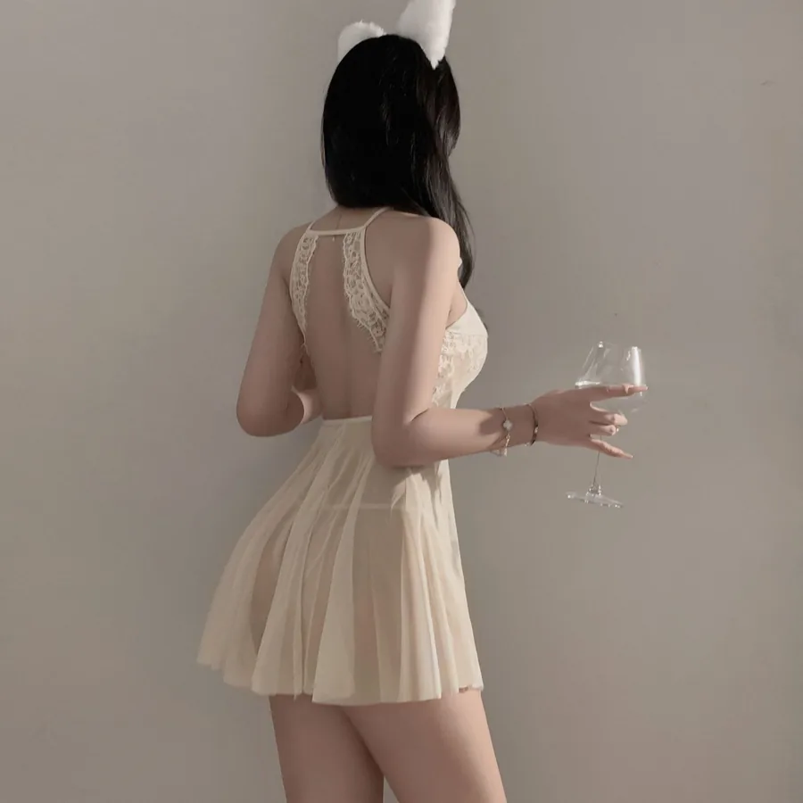 Vestido Deslizante de Renda com Decote Profundo e Costas Abertas com Fio Dental