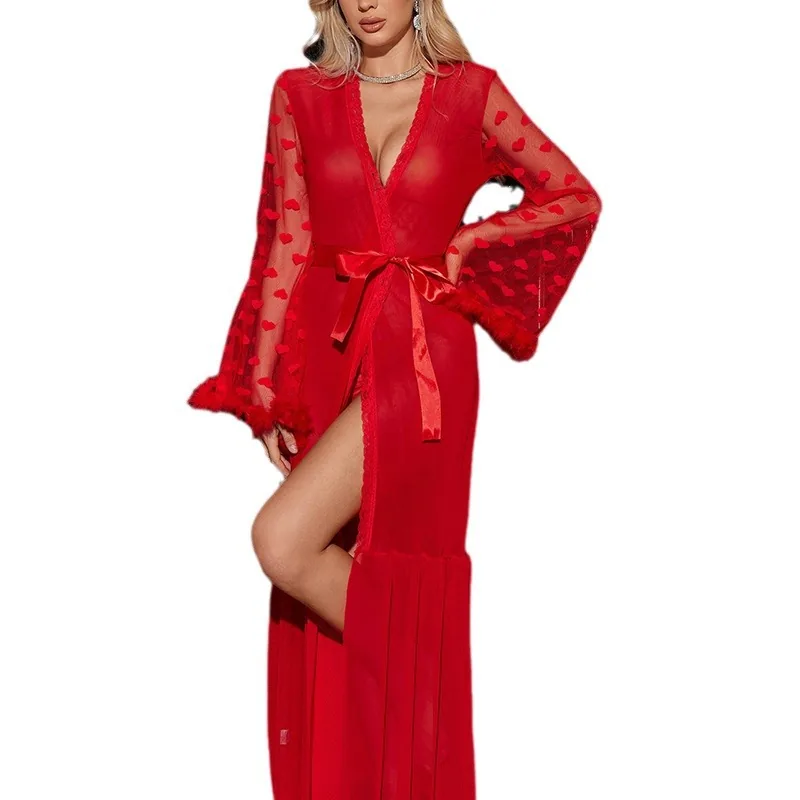 Loungewear-Set mit langem Herz-Mesh-Morgenmantel
