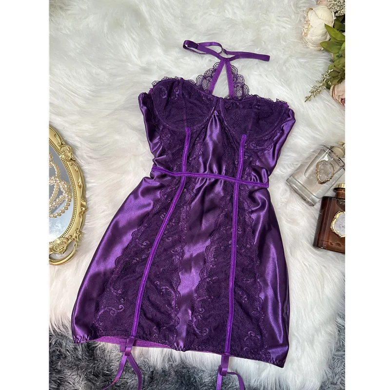 Bodysuitset i Lila Spets och Satin