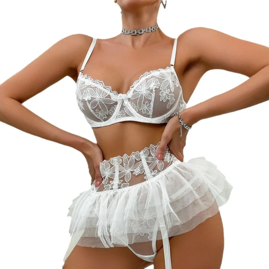 Conjunto de lingerie com minivestido em renda e tule estampado