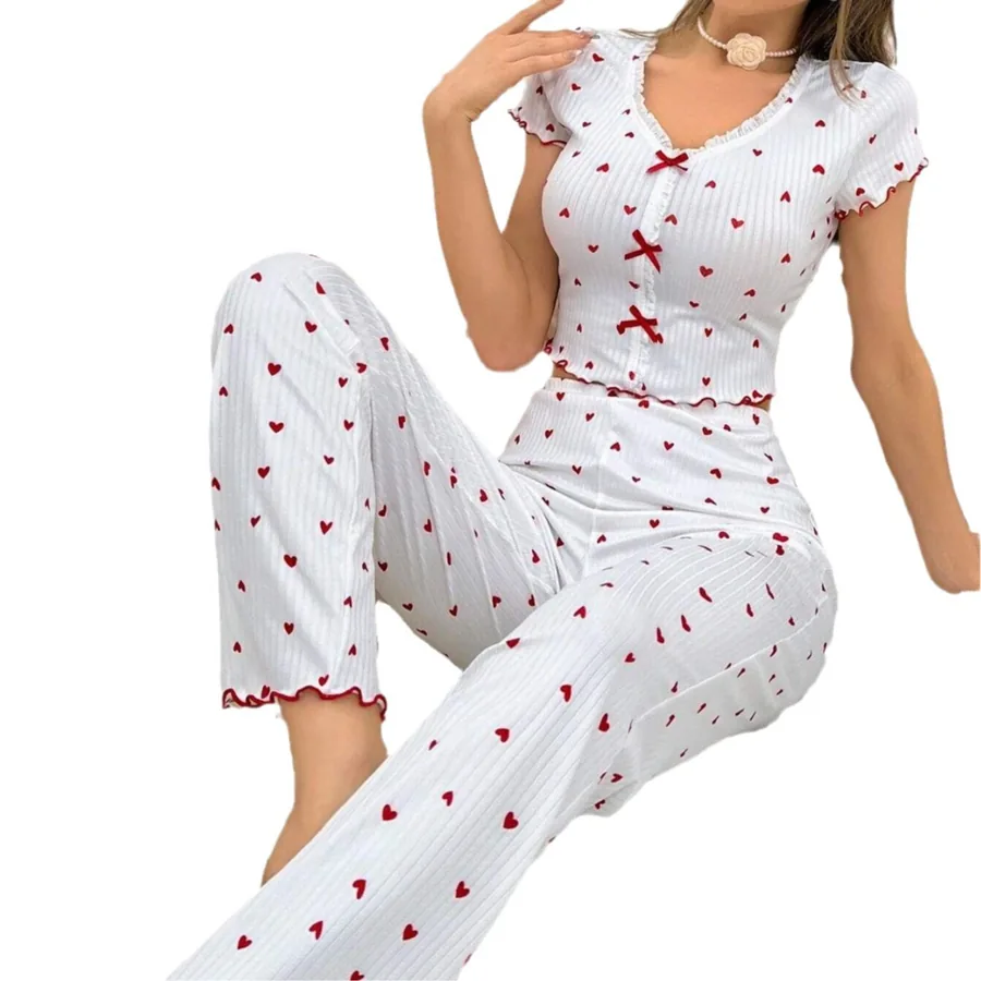 Pyjama-Set mit Herzmuster und Schleife