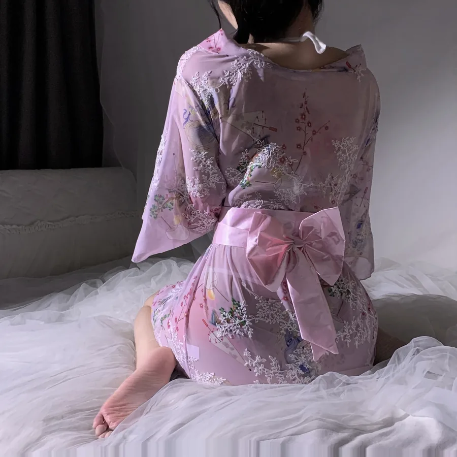 Kimono-Kostüm-Set aus durchsichtigem Blumendruck