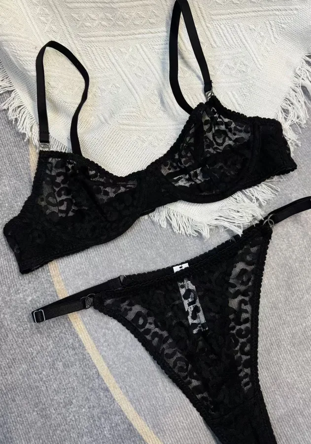 Set reggiseno in pizzo e rete trasparente