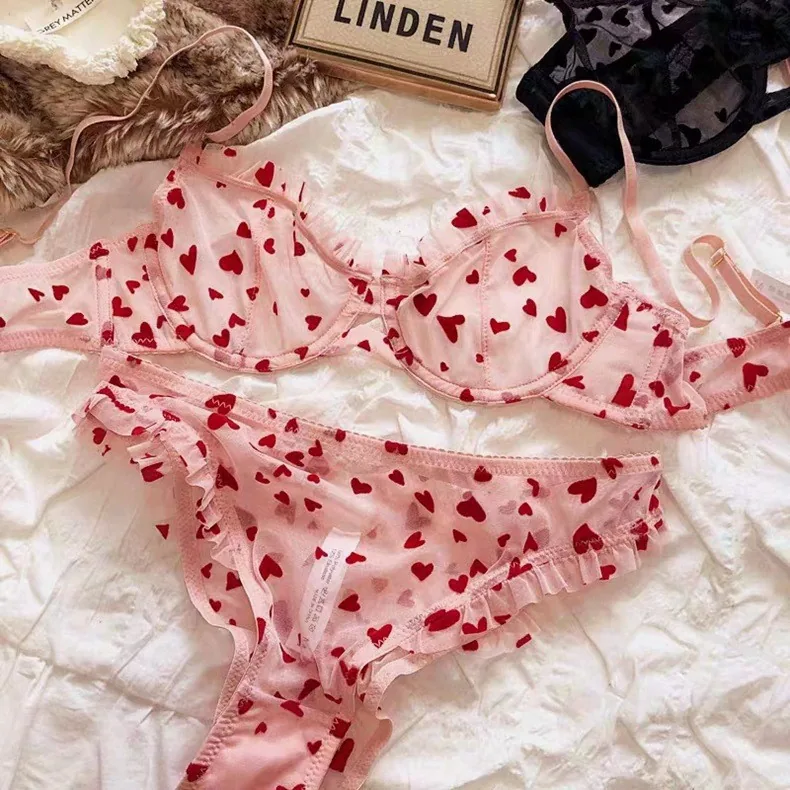Ensemble soutien-gorge en dentelle transparent à motif cœur