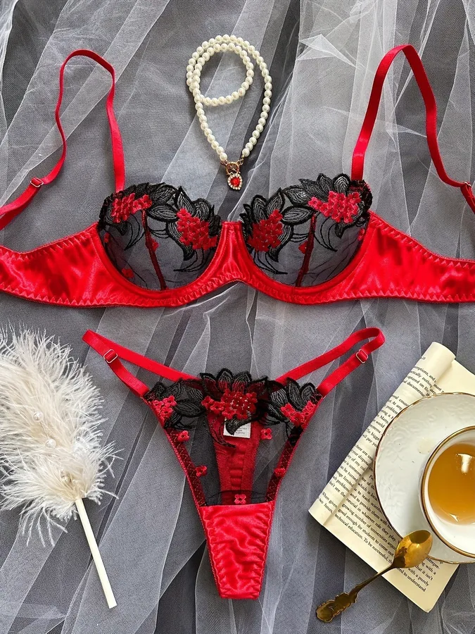 Blomsterbroderad mesh bh set