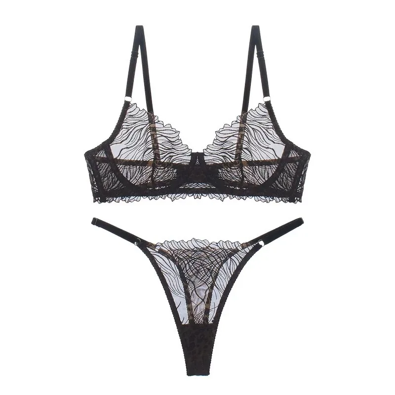 Set reggiseno in pizzo con ricamo leopardato
