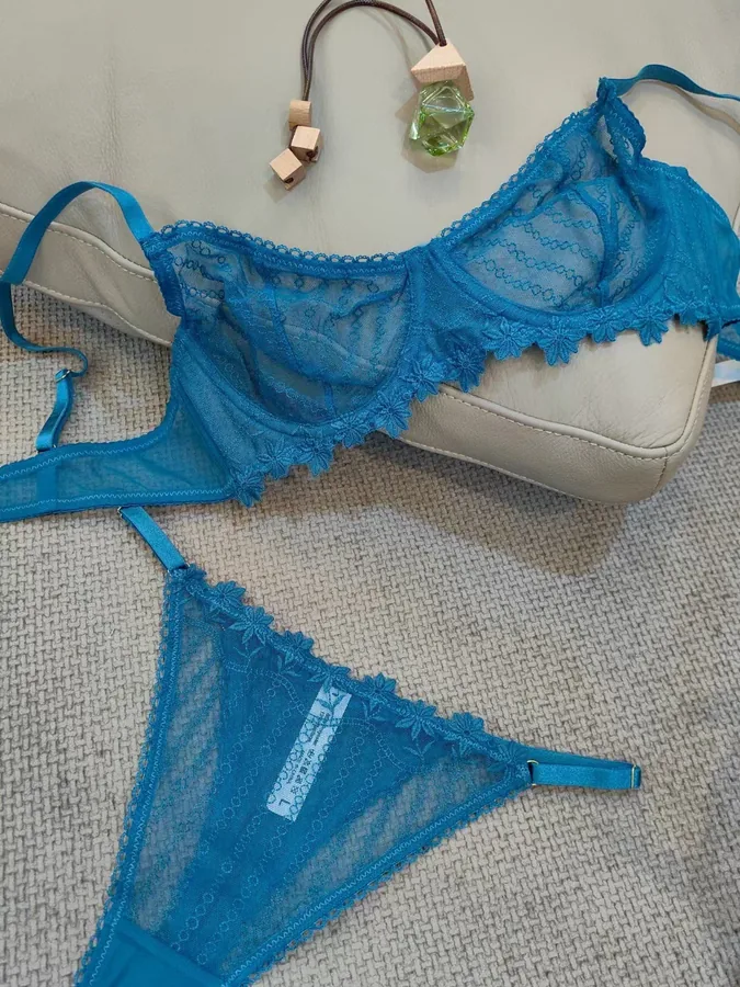 Ensemble soutien-gorge français en dentelle brodée ultra-transparente