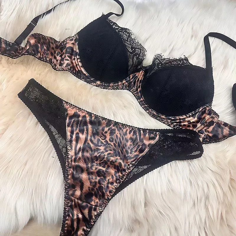 Set reggiseno in pizzo leopardato