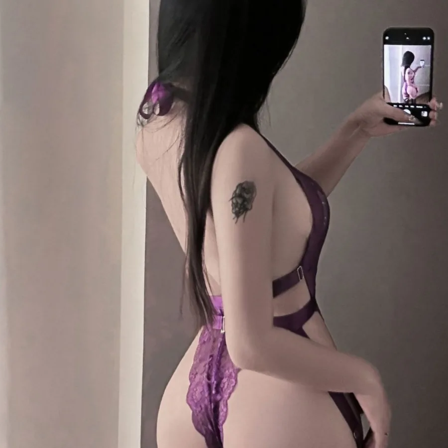 Bodysuit dos nu à laçage et décolleté profond