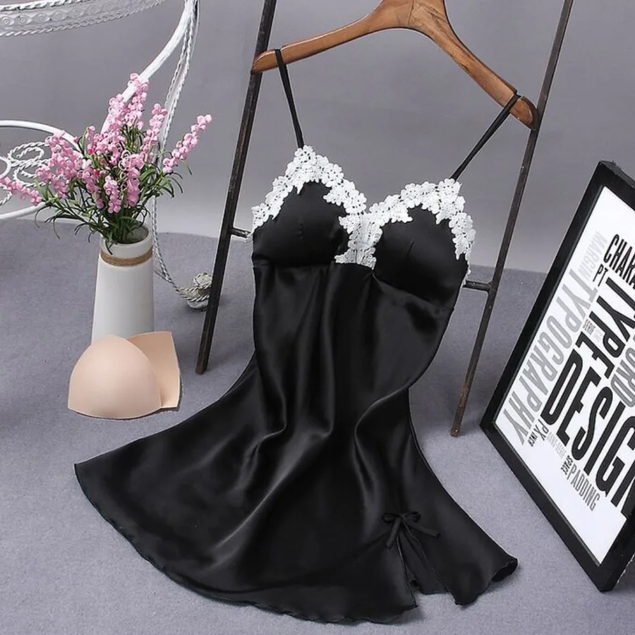 Spitzen-Nachthemd im Hofstil aus transparentem Mesh