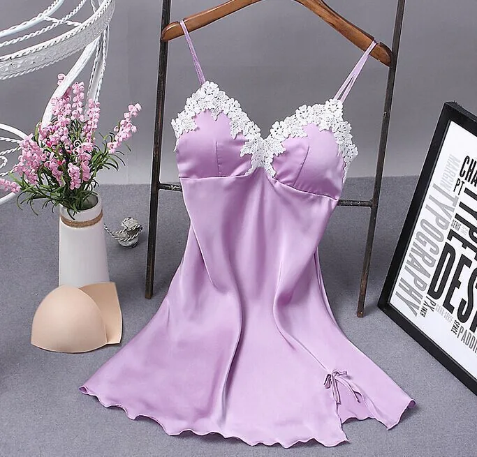 Spitzen-Nachthemd im Hofstil aus transparentem Mesh