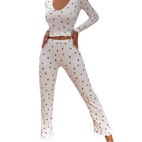 Pyjamas-set med långa ärmar och volangkanter