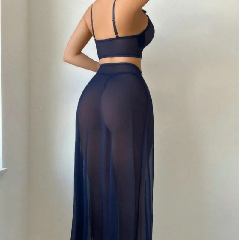 Conjunto de dos piezas con vestido largo de malla transparente con abertura