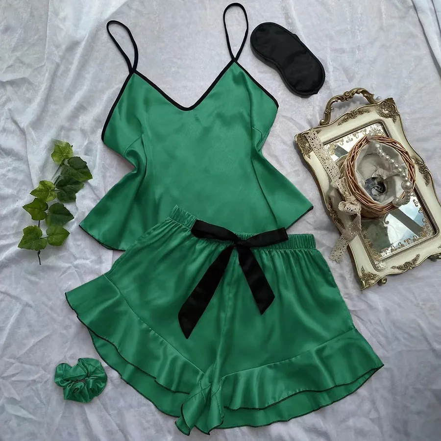 Conjunto de lounge de verão com alças e shorts