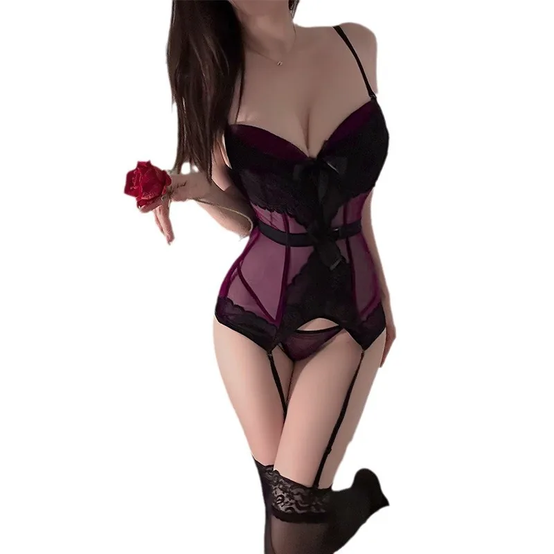 Bustier corset en dentelle et résille
