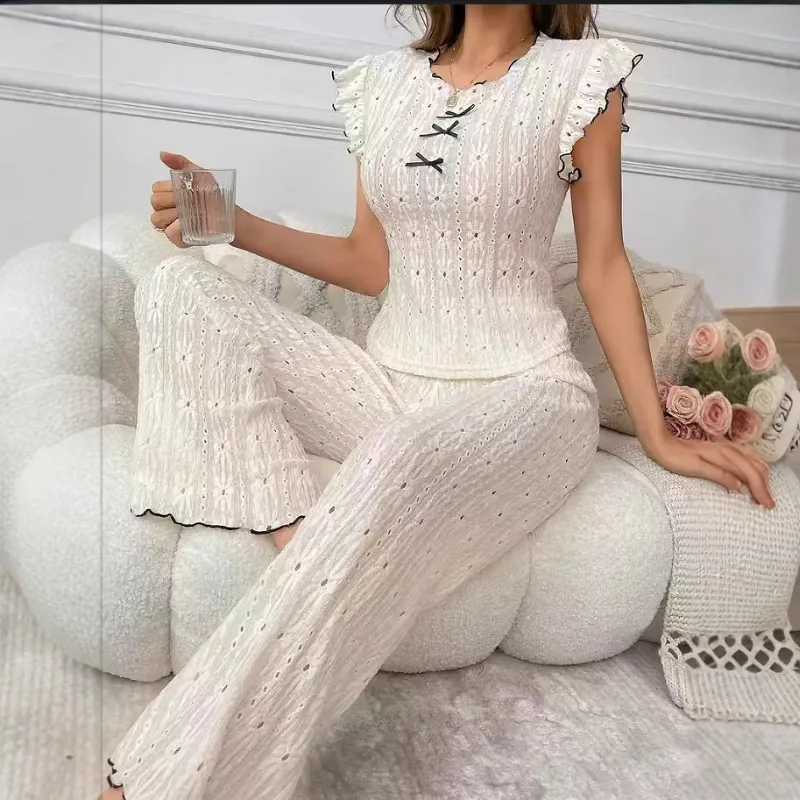 Pyjama-Set mit Cutout und Spitzenbesatz
