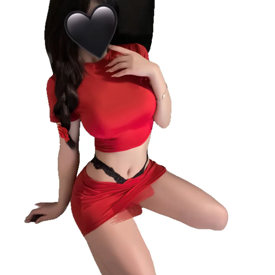Ensemble lingerie jupe mini moulante en dentelle