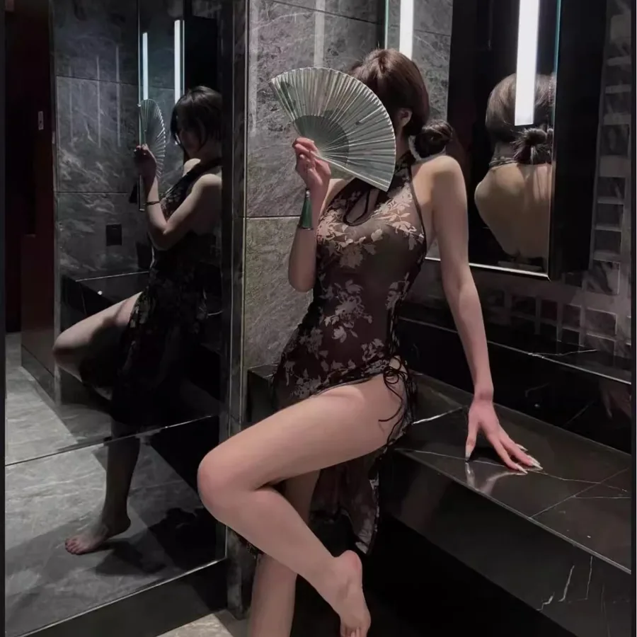 Costume roleplay stile qipao con schiena scoperta