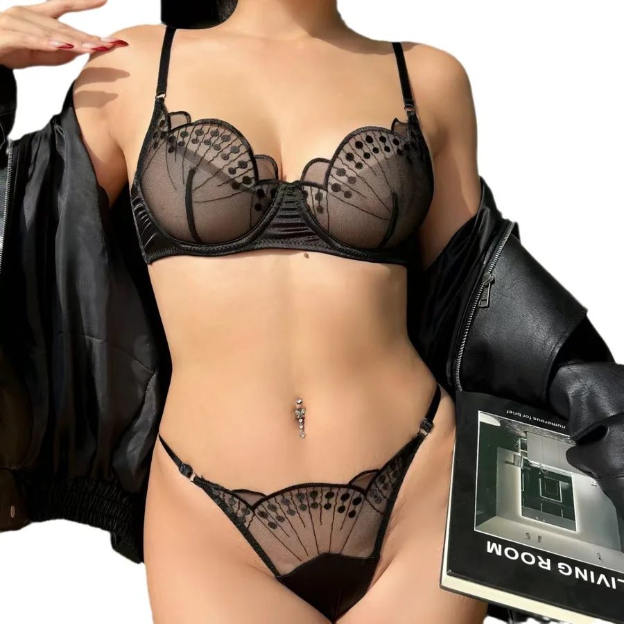 Reggiseno ultra-sottile in pizzo ricamato