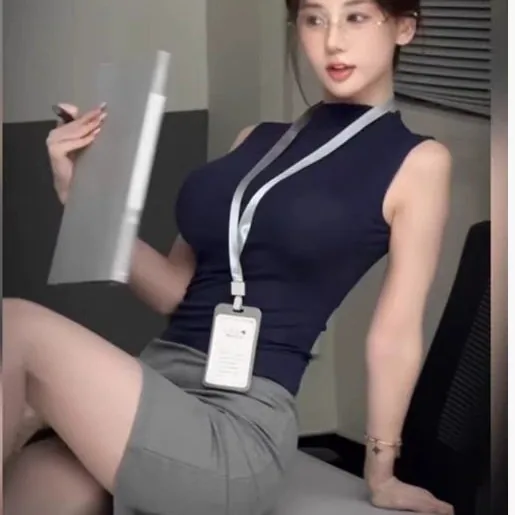 Conjunto de top sin mangas y falda de talle alto