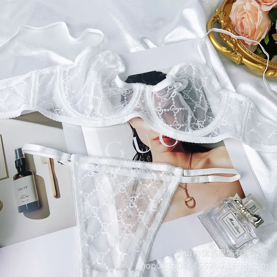 Conjunto de sujetador minimizador de malla transparente