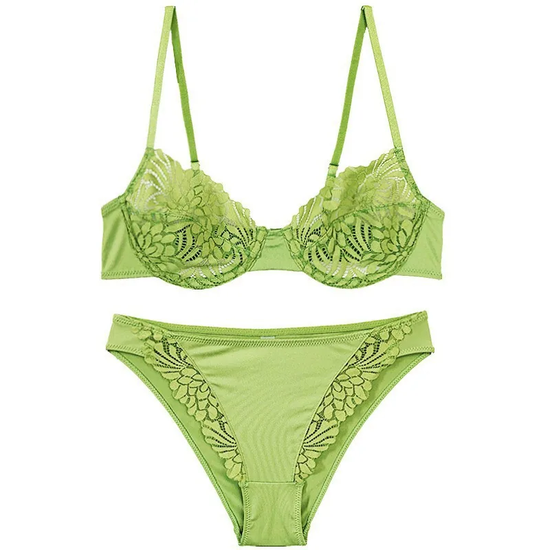 Conjunto de sutiã e calcinha em renda francesa
