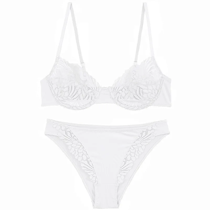 Conjunto de sutiã e calcinha em renda francesa