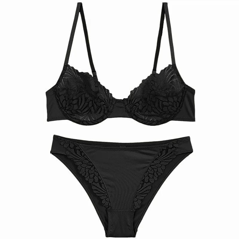 Conjunto de sutiã e calcinha em renda francesa