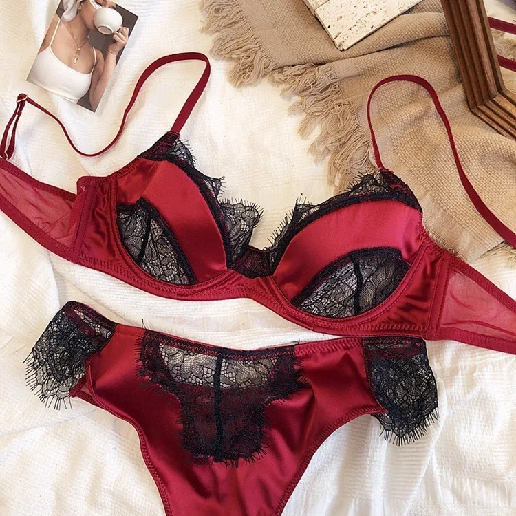 Ensemble de lingerie soutien-gorge et culotte en dentelle