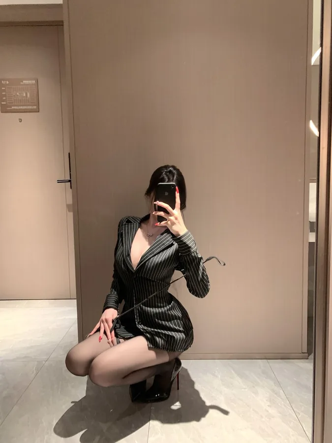Body con camicia da segretaria a righe