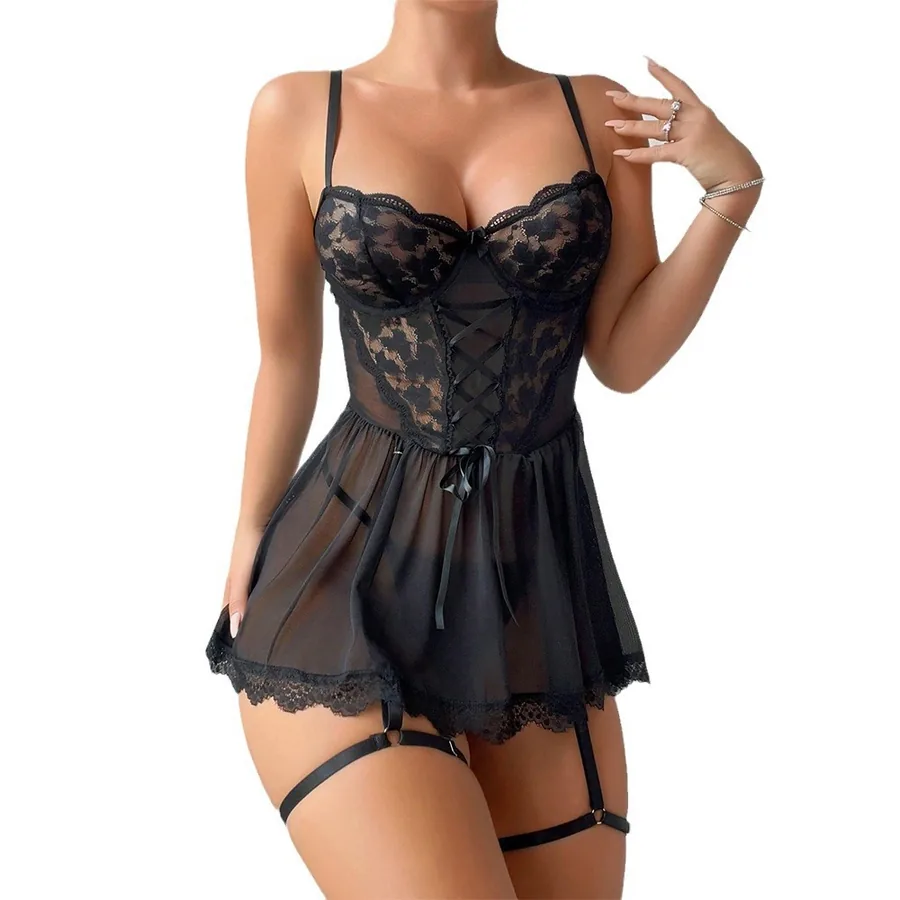 Bodysuit i spets och mesh med remdetaljer